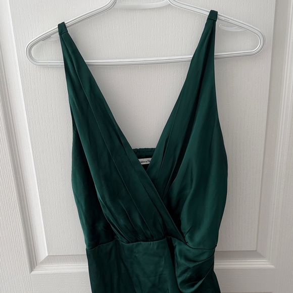 Abercrombie & Fitch Dresses & Skirts - Elegant Abercrombie Green Sleeveless wedding guest Dress